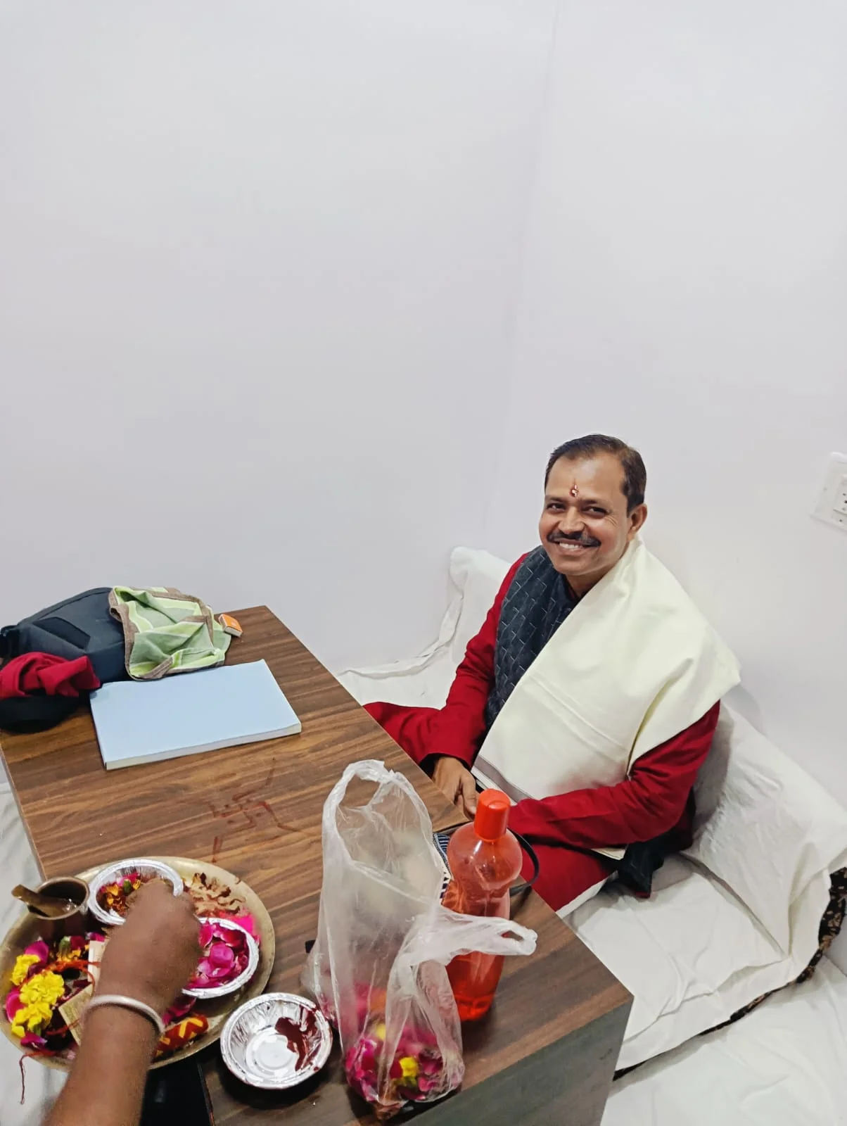 Image of Dr. Karthik Jha with a client 5